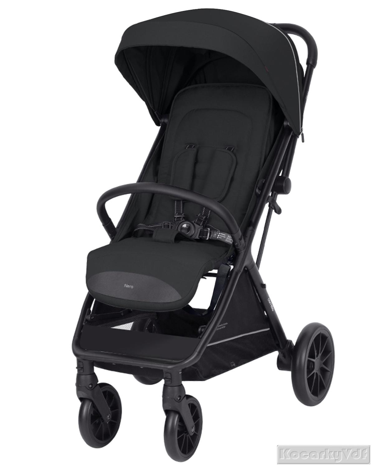 Sportovní kočárek Carrello Nero černý